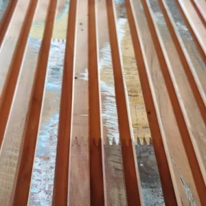Revestimento Painel Ripado com vestígios tinta -  Peroba Rosa Demolição ( Valor m²)