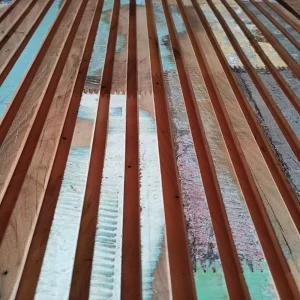 Revestimento Painel Ripado com vestígios tinta -  Peroba Rosa Demolição ( Valor m²)