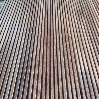 Revestimento Painel Ripado 2,0 x 1,5 -  Cumarú  Rosa Cerne Extra( Valor m²)