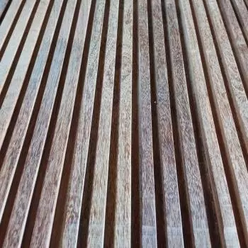 Revestimento Painel Ripado 2,0 x 1,5 -  Cumarú  Rosa Cerne Extra( Valor m²)