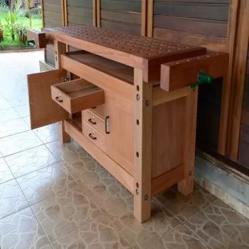 BANCADA PARA CARPINTEIRO ESPECIAL EM MADEIRA MACIÇA 02 PORTAS, 4 GAVETAS COM CHAVE 2,00 X 0,60 X 0,85